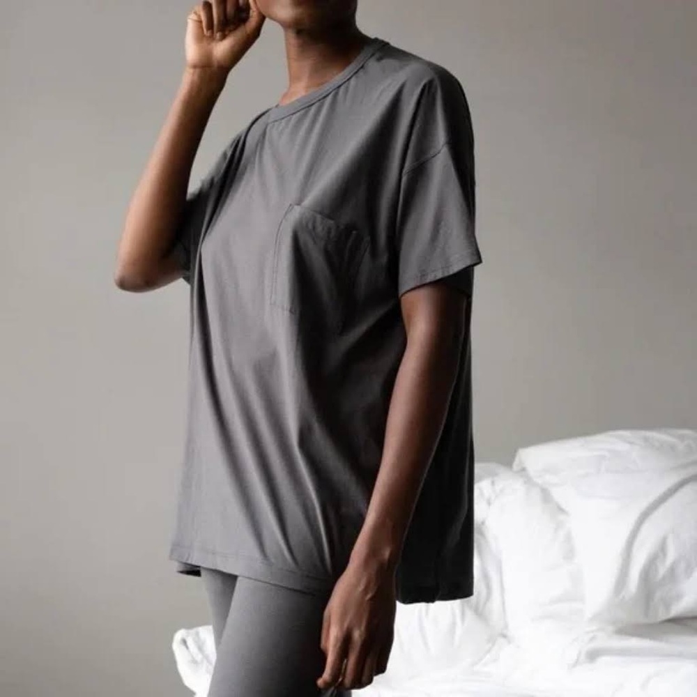 NWT Lunya Cool Every Body Tee Size M in Eclipse Grey